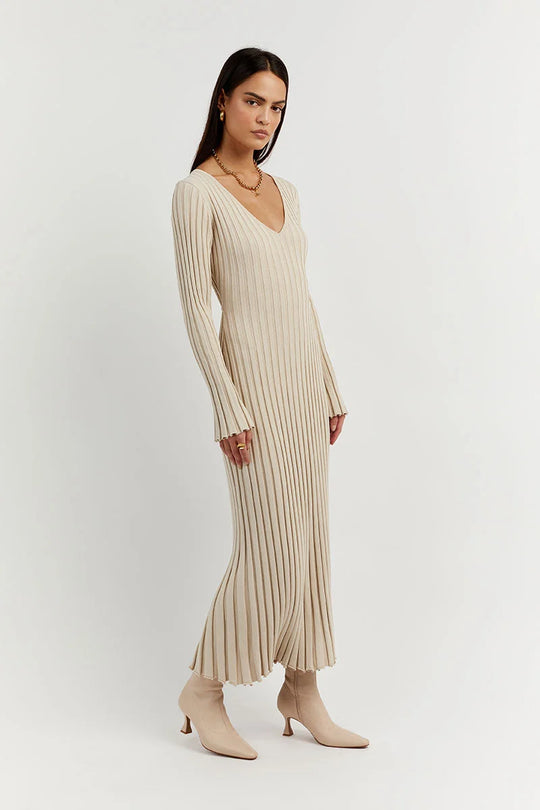 Yasmin Knit midi Dress with V-neck and Sleeves